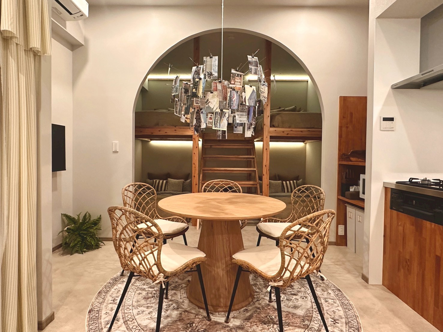 SUNZROOMS ゲストハウスの外観